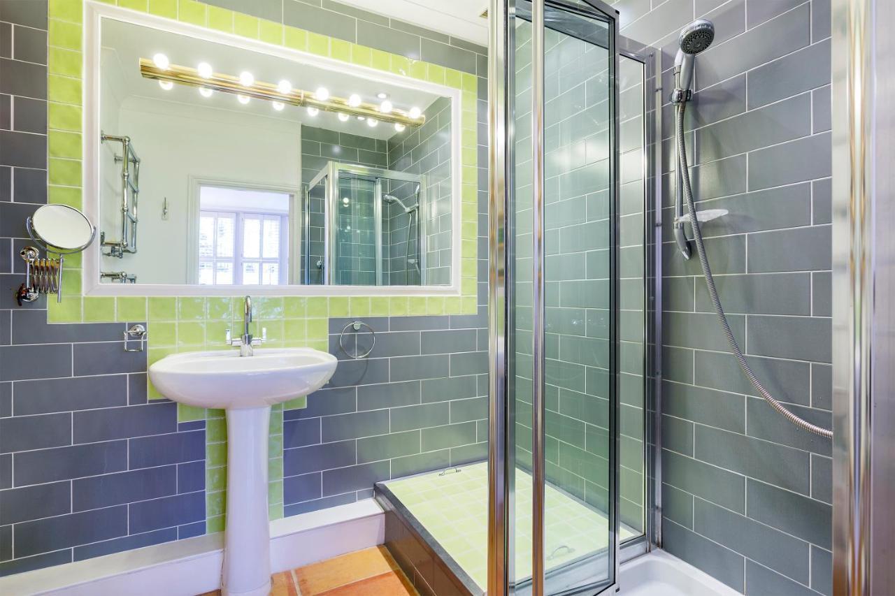 Veeve - South Kensington Garden Apartment Londra Esterno foto
